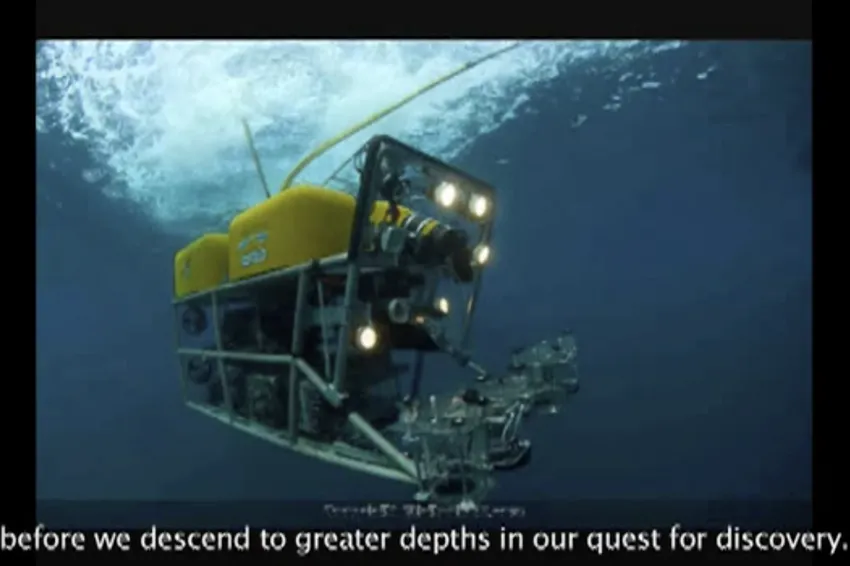 remotely operated vehicle underwater
