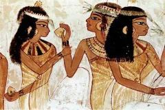Egyptian women pamper themselves