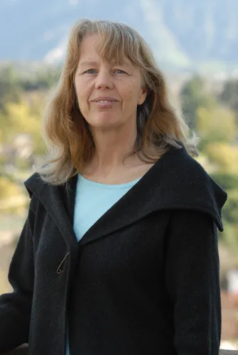 Headshot of Uta Passow looking at camera. 